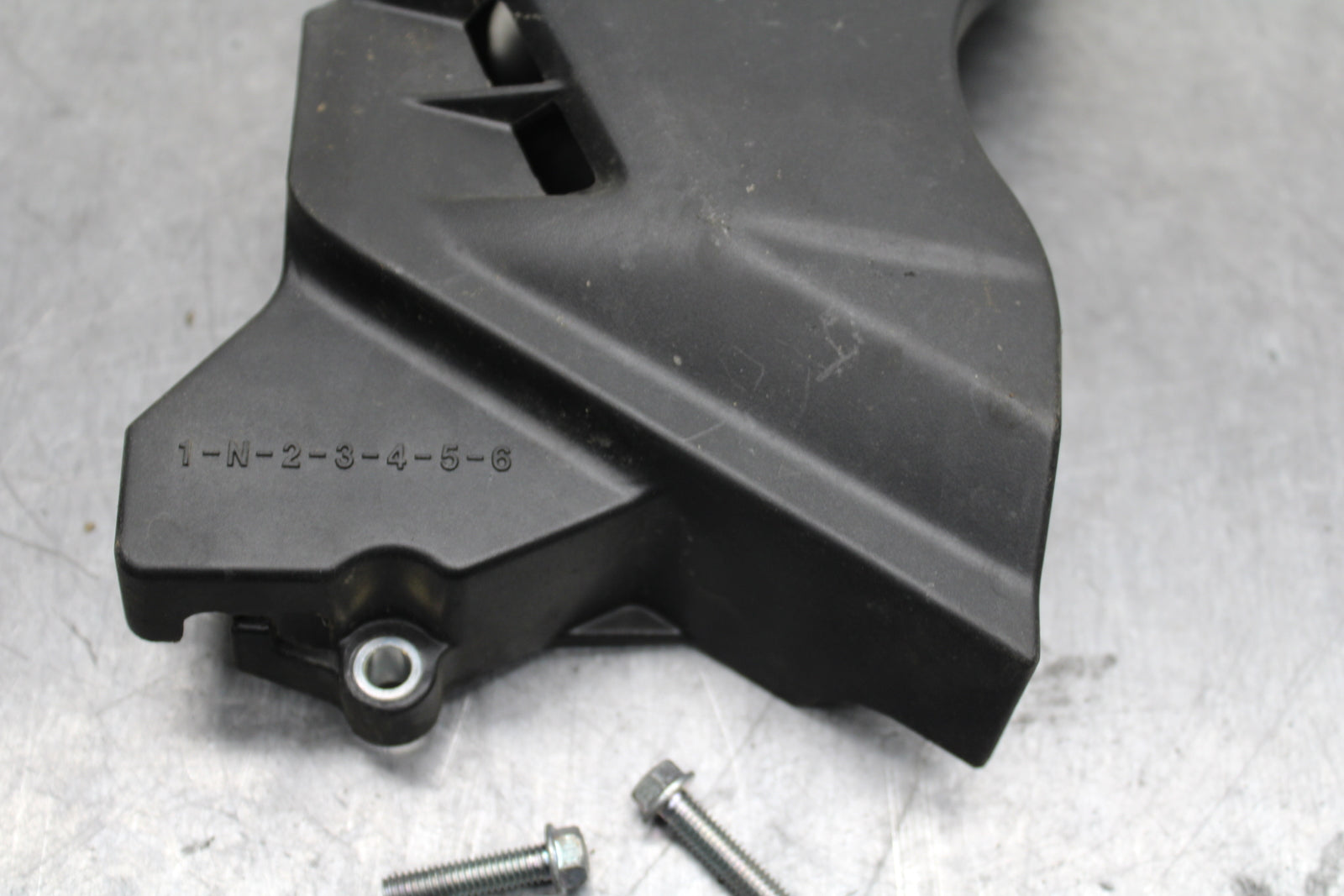 19-21 YAMAHA YZF R3 ENGINE SPROCKET COVER BB121