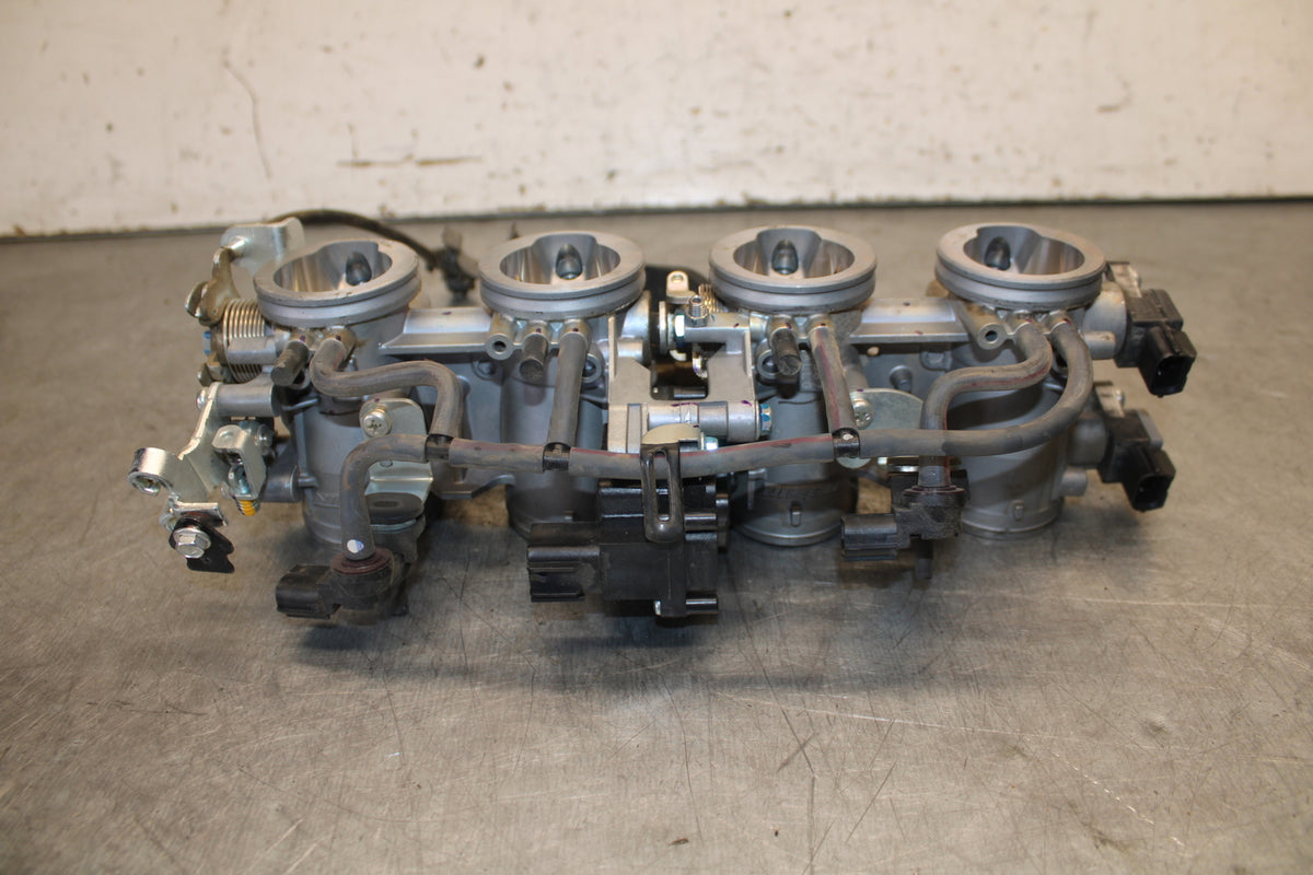 19-23 KAWASAKI NINJA ZX6R MAIN FUEL INJECTORS / THROTTLE BODIES BB701