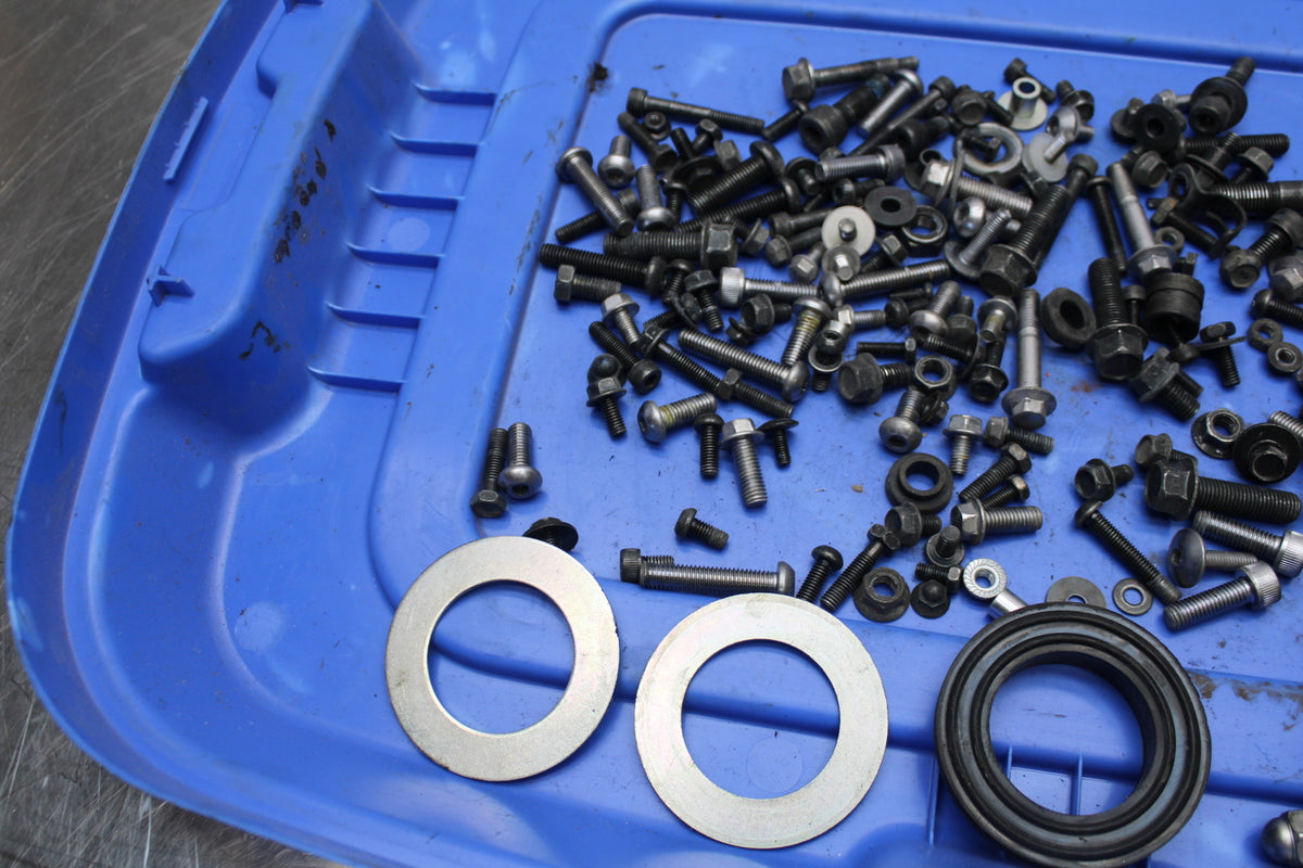 09 YAMAHA ROYAL STAR XVZ1300TF VENTURE MOUNTING BOLTS HARDWARE BB151
