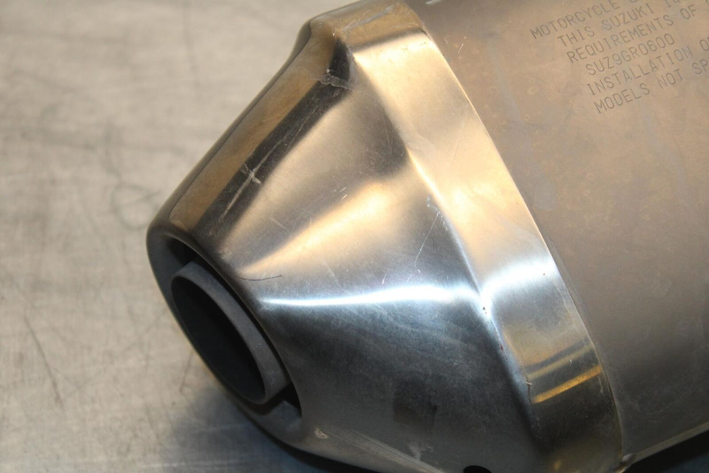 2011 Suzuki GSXR600 EXHAUST PIPE MUFFLER SLIP ON CAN SILENCER BB605