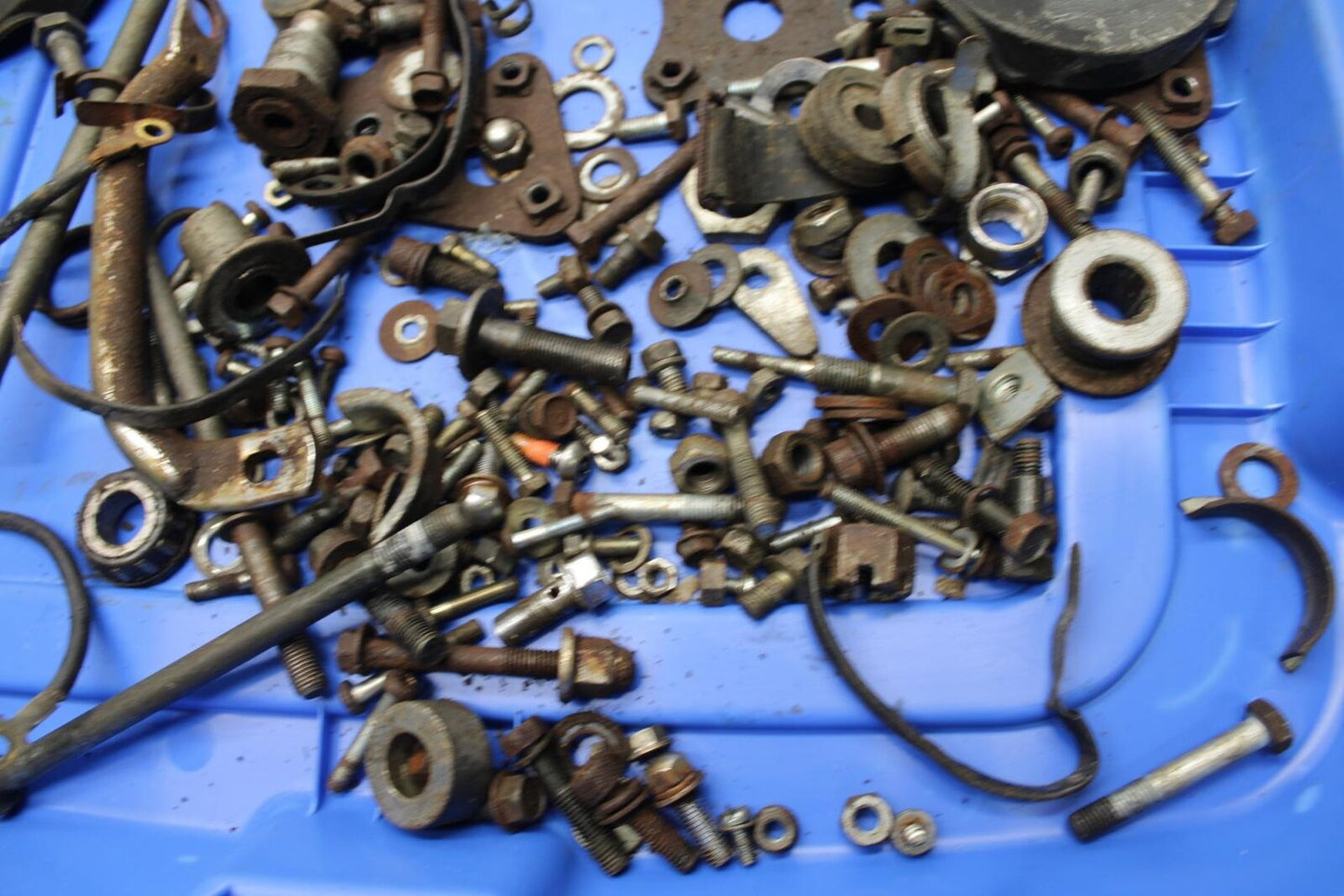 80-81 SUZUKI GS1000G ENGINE LEFTOVER BOLTS HARDWARE MOTOR SCREWS BB91