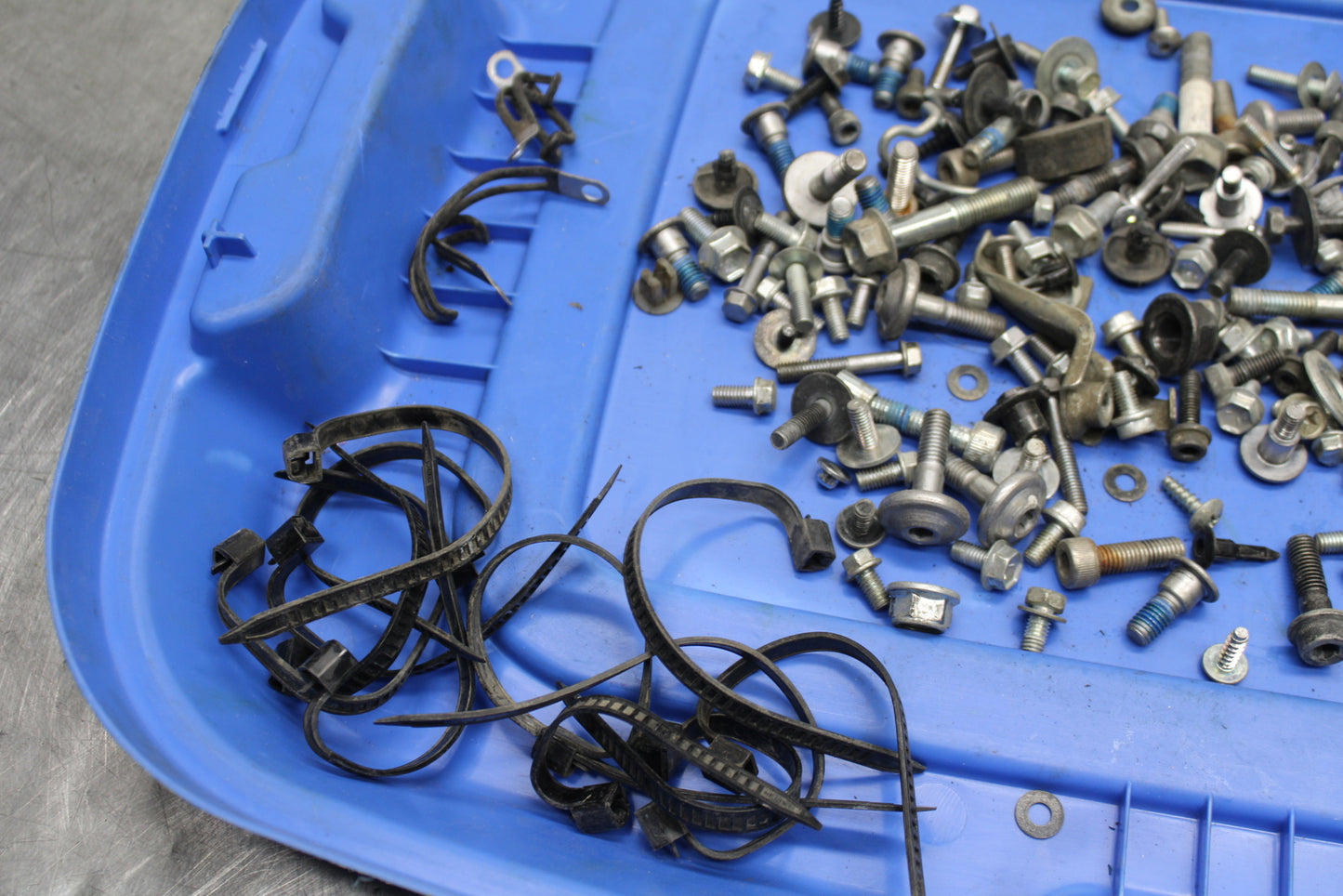 13-16 SUZUKI BANDIT 1250S ABS MOUNTING BOLTS HARDWARE MOTOR SCREWS BB134