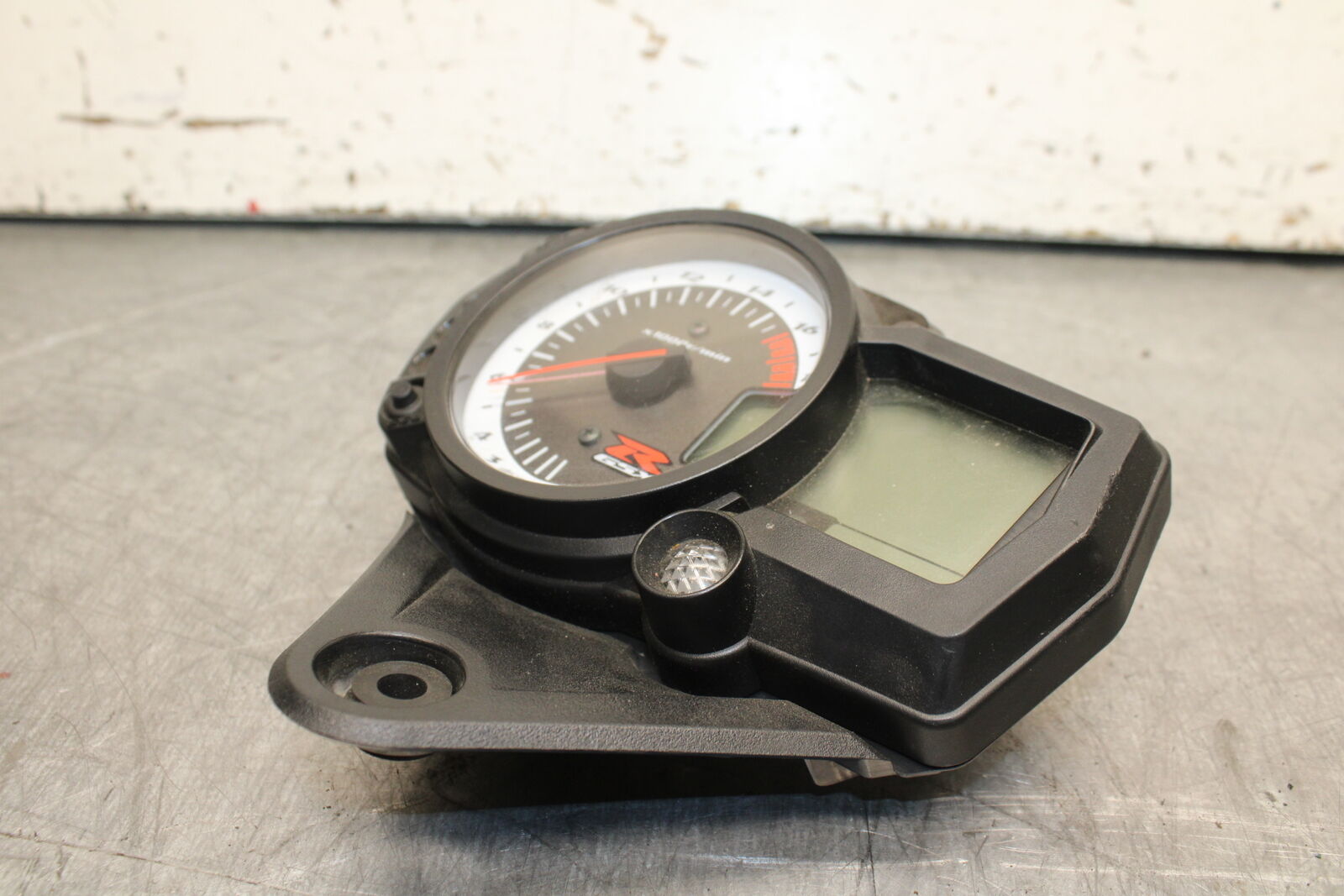 06-07 SUZUKI GSXR 600 SPEEDO TACH GAUGES CLUSTER SPEEDOMETER TACHOMETER BB243