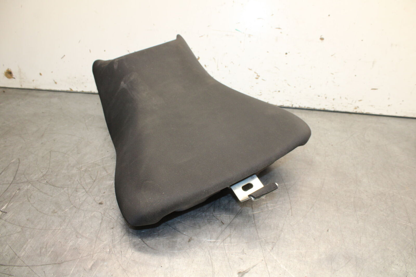 12-17 KAWASAKI ER-6N Z650 FRONT DRIVERS SEAT PAD SADDLE PILLION BB709
