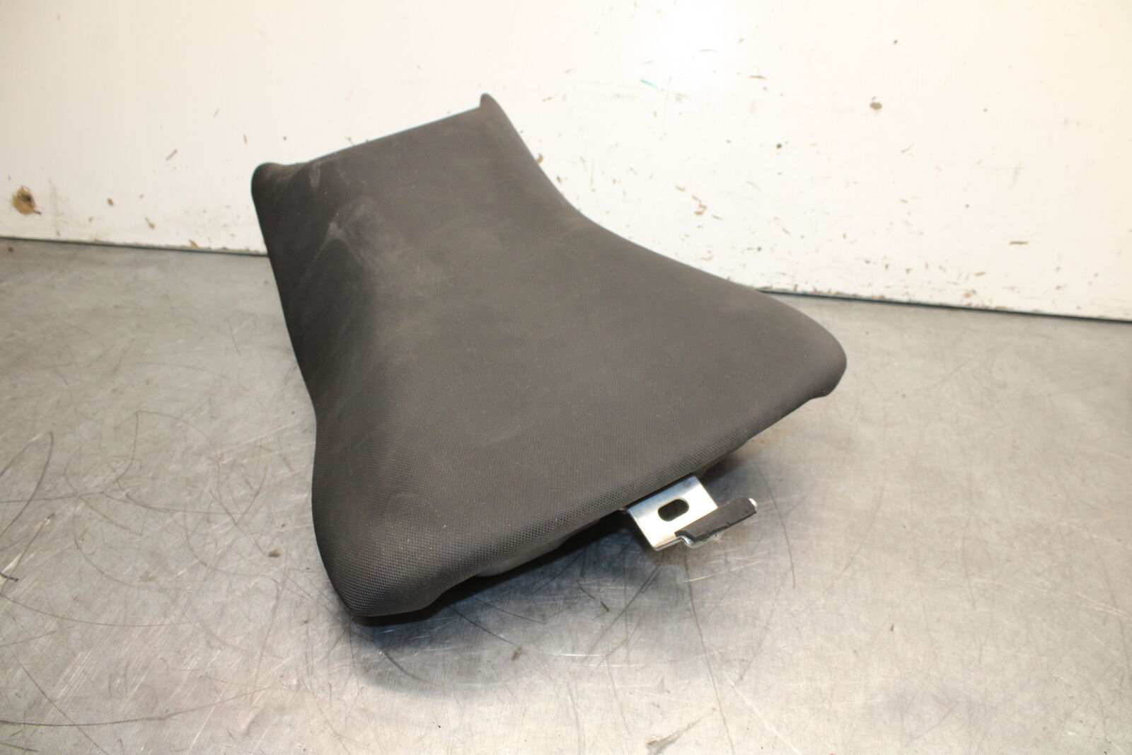 12-17 KAWASAKI ER-6N Z650 FRONT DRIVERS SEAT PAD SADDLE PILLION BB709