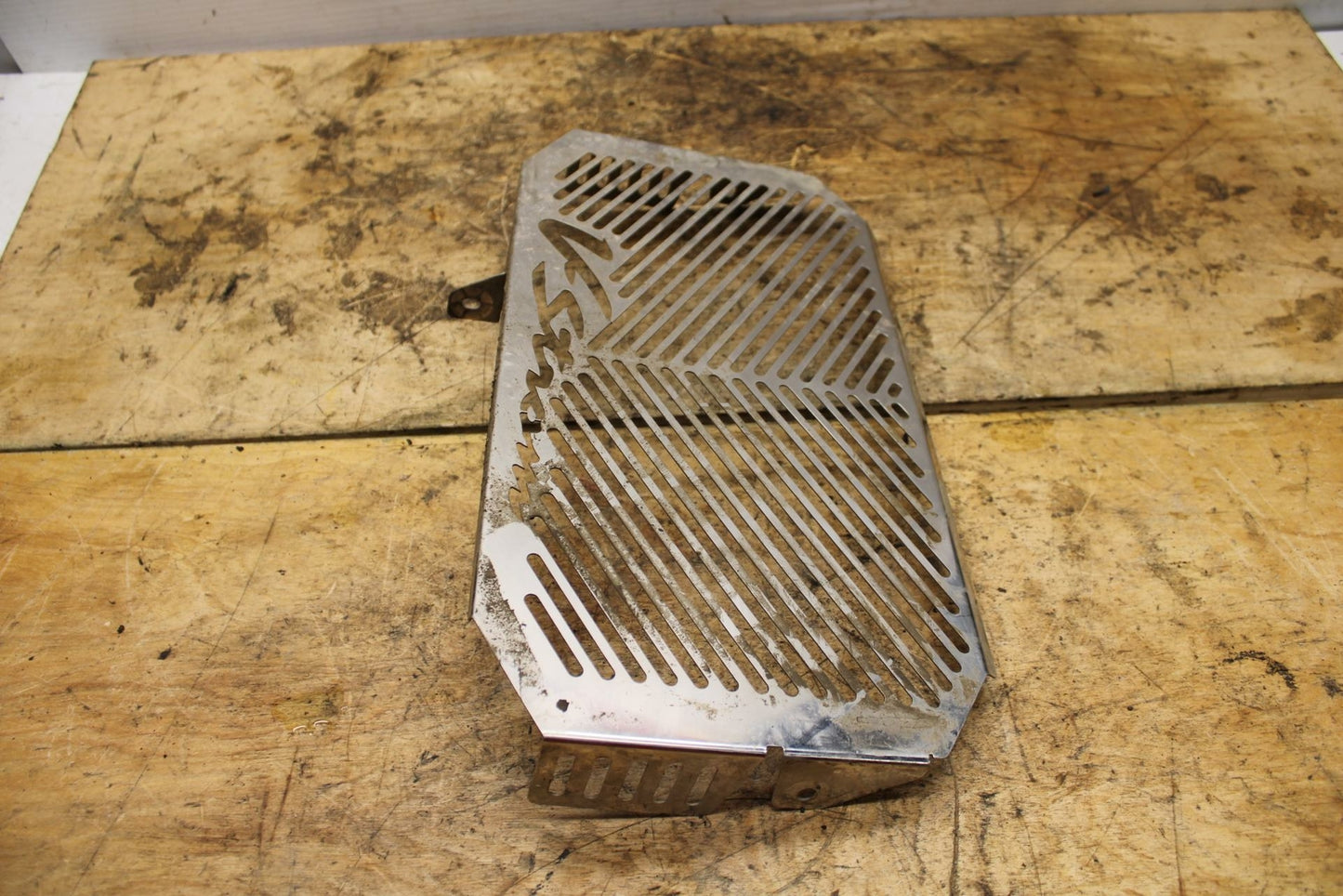 07-11 SUZUKI VSTROM 650 ENGINE RADIATOR COVER SHEILD BB340