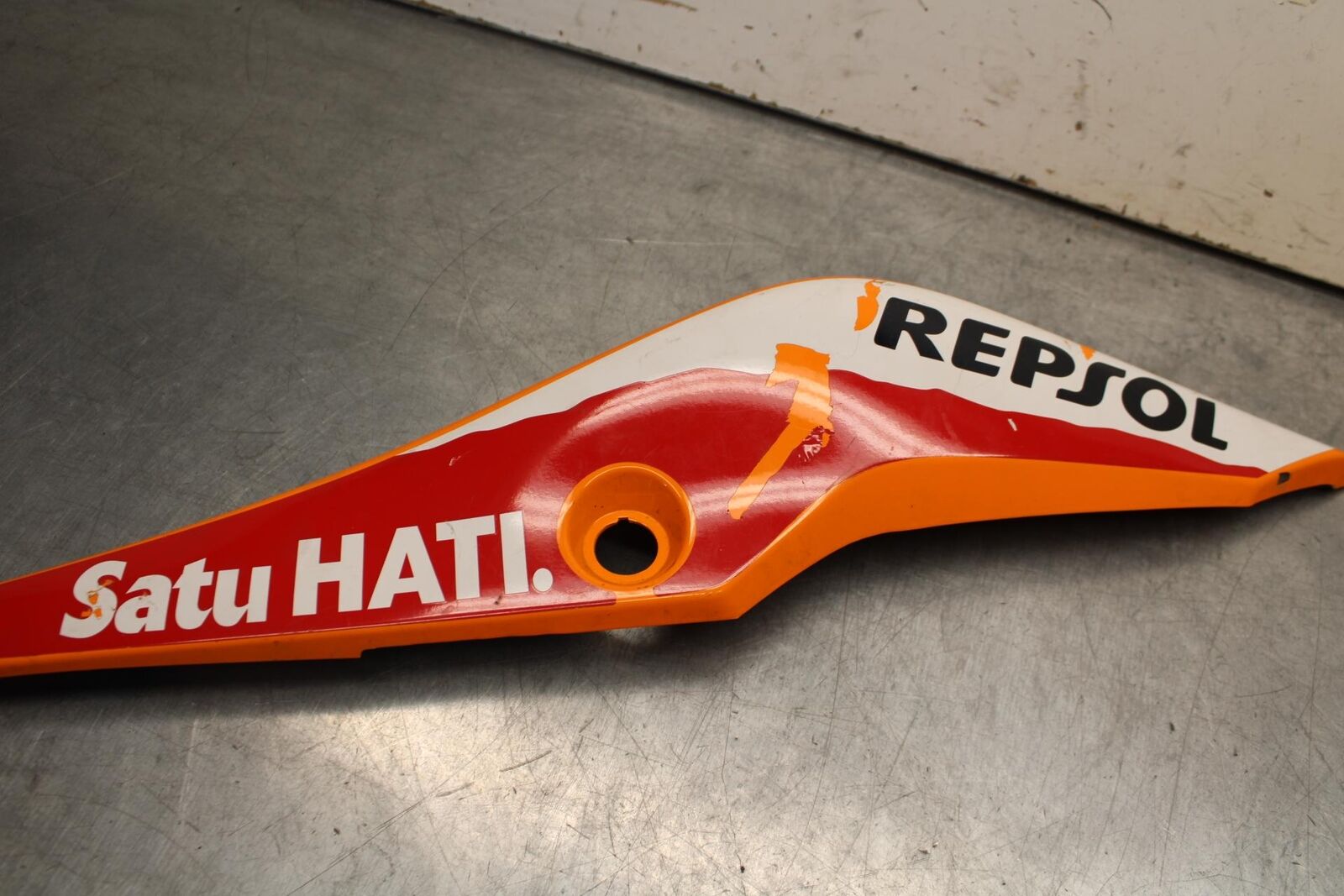 11-19 HONDA CBR 125R REAR BACK TAIL FAIRING COWL SHROUD PAIR SET BB105