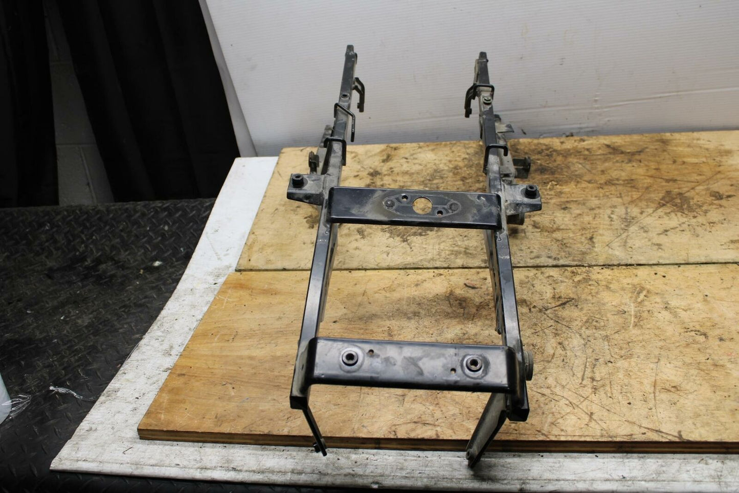 07-11 SUZUKI VSTROM 650 REAR SUBFRAME BACK SUB FRAME BB340