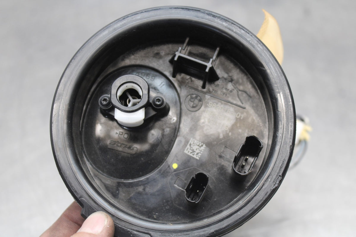 20-23 BMW F900R FUEL PUMP GAS PETROL SENDER UNIT BB923
