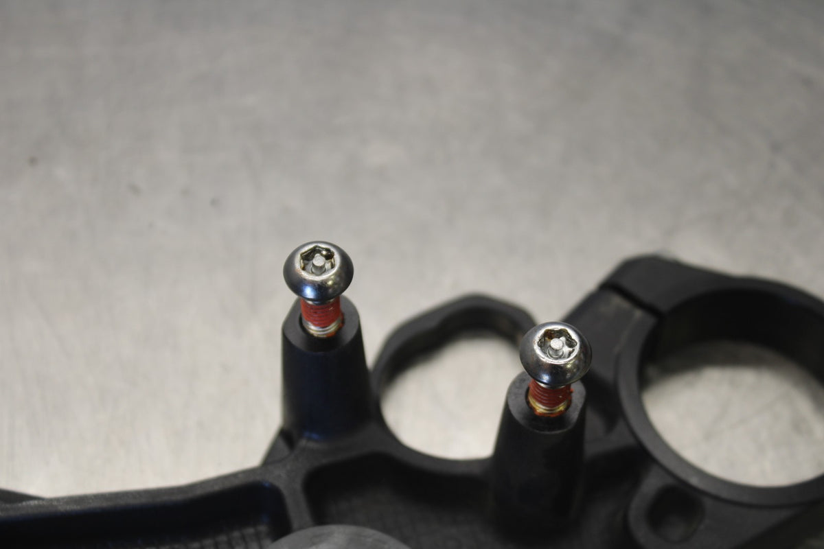 18 SUZUKI GSXR750 FORKS UPPER TRIPLE TREE CLAMP BB891