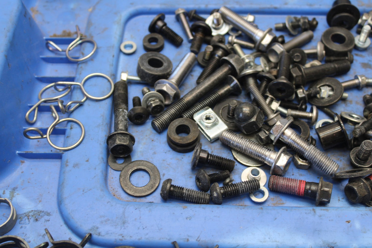 24-25 KAWASAKI ELIMINATOR 450 MOUNTING BOLTS HARDWARE SCREWS BB869