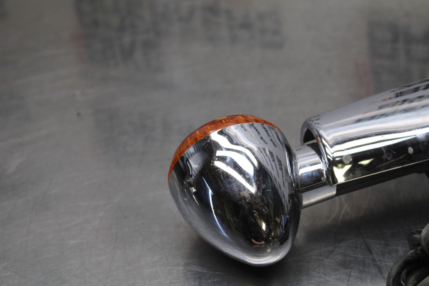 03-08 KAWASAKI VULCAN 1600 REAR BACK TURN SIGNAL BAR MOUNT & LIGHTS BB196