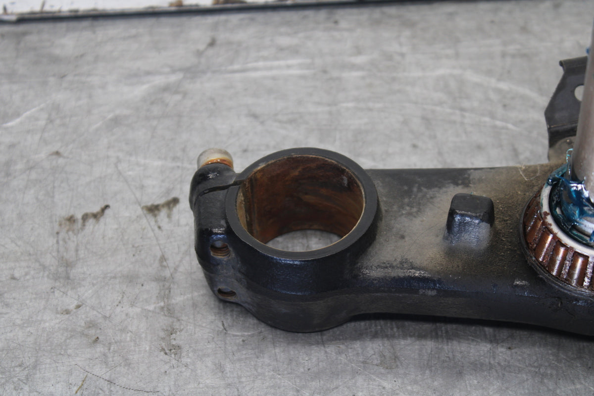 01-06 TRIUMPH TIGER 955I FRONT FORKS CLAMP LOWER TRIPLE TREE STEM BB693
