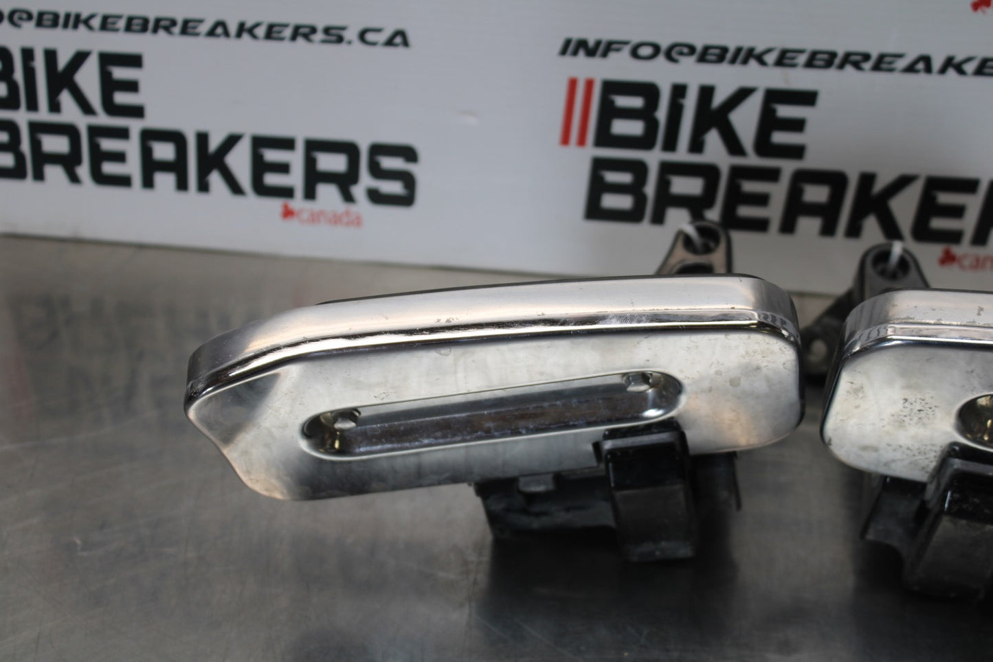 03-08 KAWASAKI VULCAN 1600 REAR PASSENGER FOOT STEP PEG SET PAIR BB196