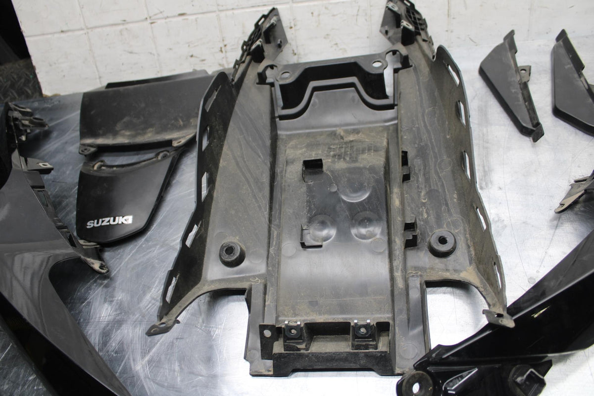 17-23 SUZUKI GSXR 250 GSX250RL8 BLACK REAR BACK TAIL FAIRING COWL SHROUD BB490