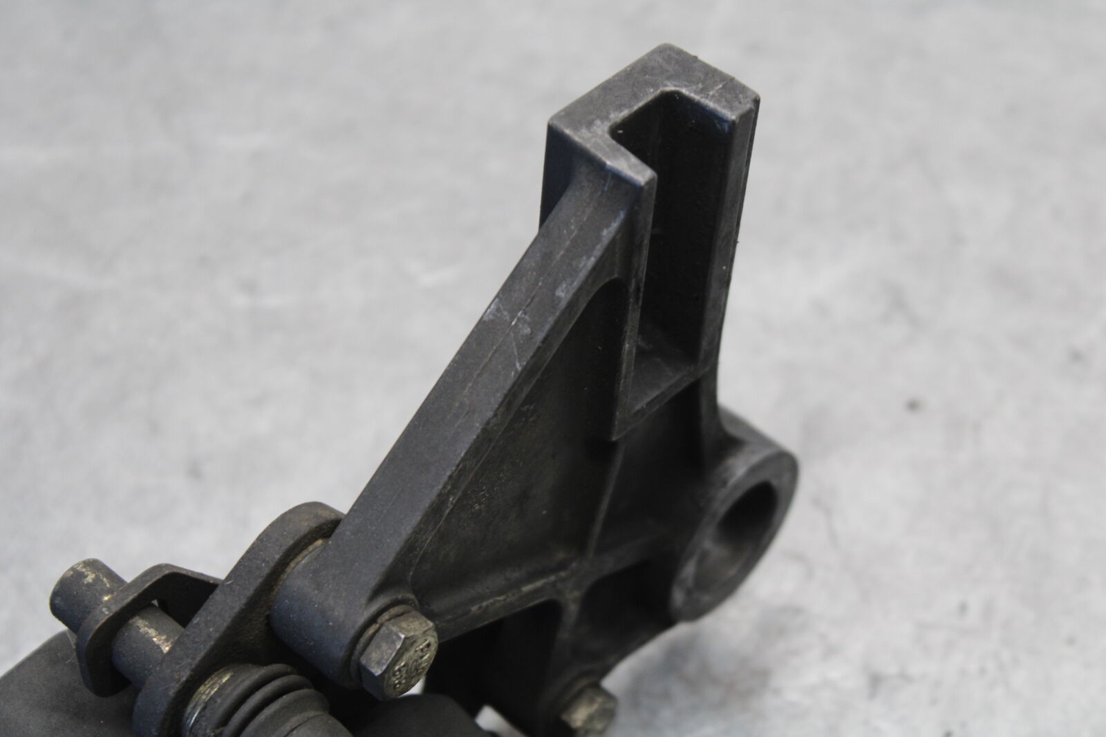 09-12 KAWASAKI NINJA ZX6R ZX600R REAR BACK BRAKE CALIPER W MOUNT BRACKET BB656