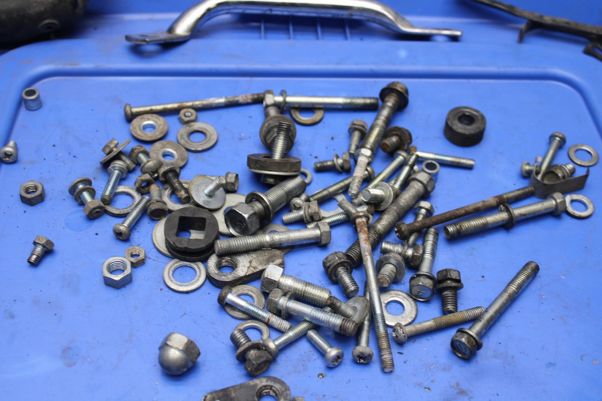 77 SUZUKI GS750 LEFTOVER MOUNTING BOLTS HARDWARE MOTOR SCREWS BB779