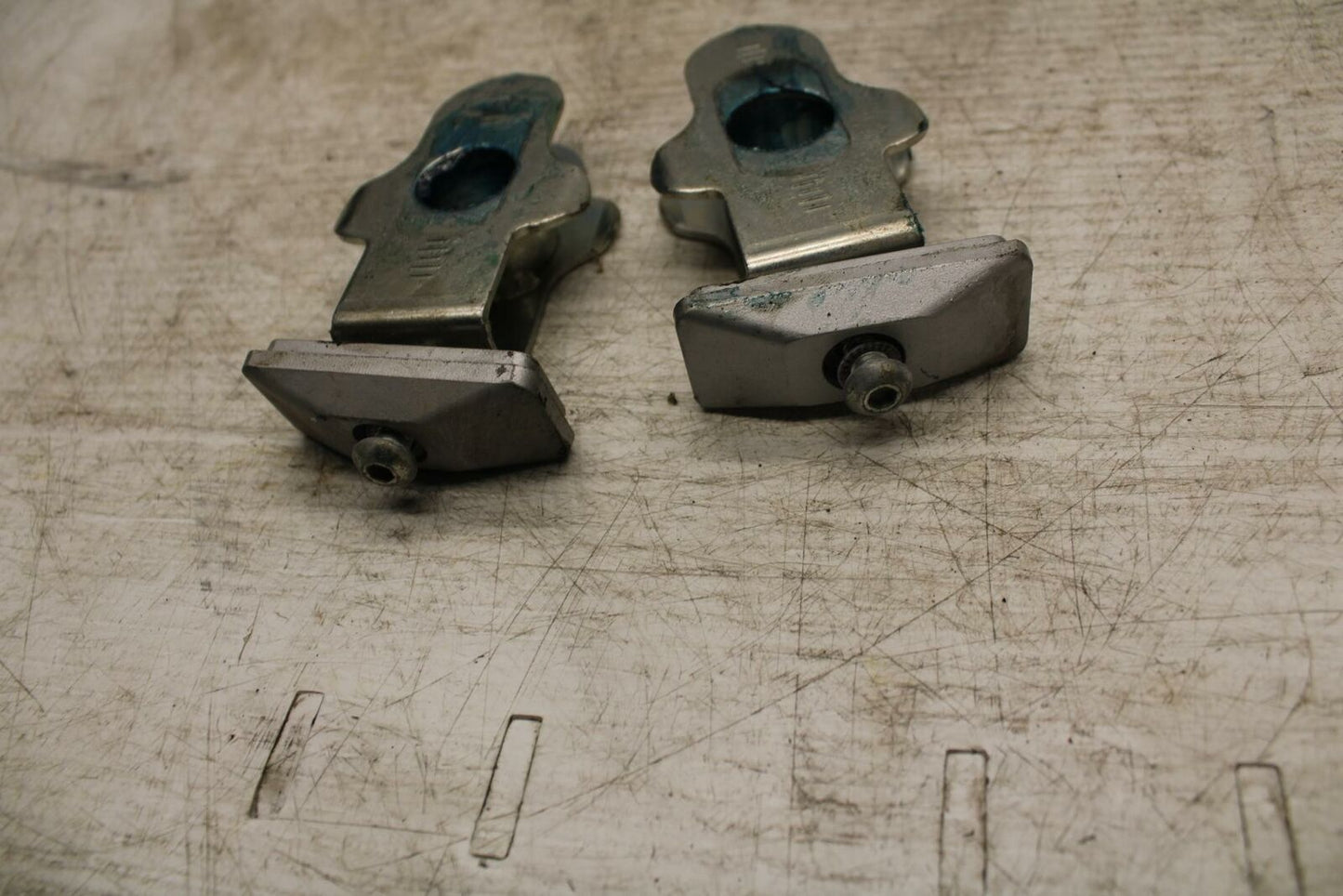 15-16 SUZUKI GSXS750 SWINGARM CHAIN TENSIONER ADJUSTMENT BRACKETS  BB374