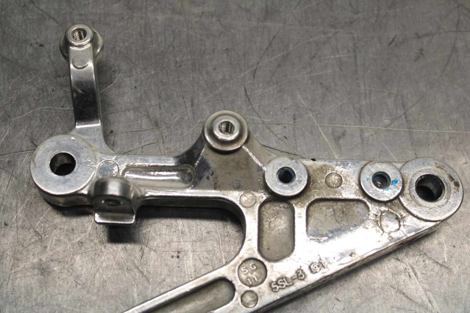 08-09 YAMAHA YZF R6S RIGHT REARSET REAR SET DRIVER FOOT PEG BRACKET MOUNT BB114