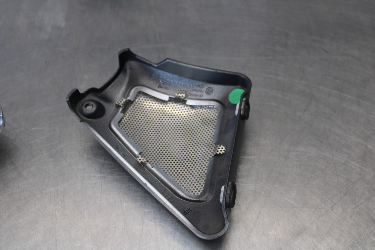 09-17 HARLEY-DAVIDSON V-ROD FRAME COVER COWL SET PAIR BB886