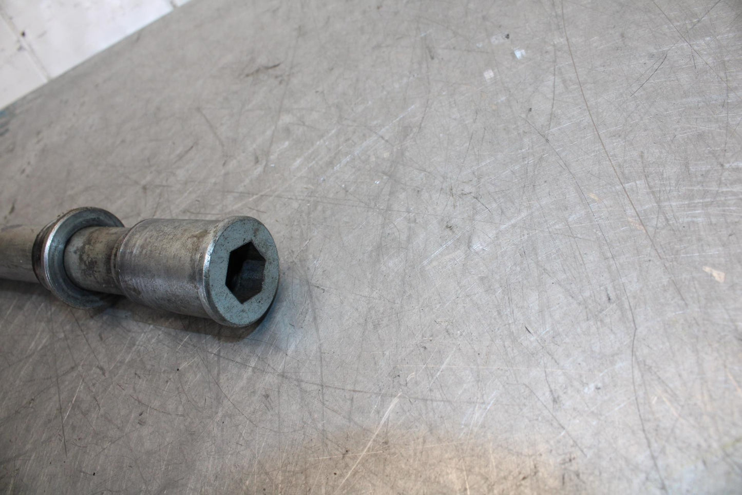 96-03 KAWASAKI NINJA ZX7R FRONT WHEEL RIM AXLE PIVOT BOLT BB438