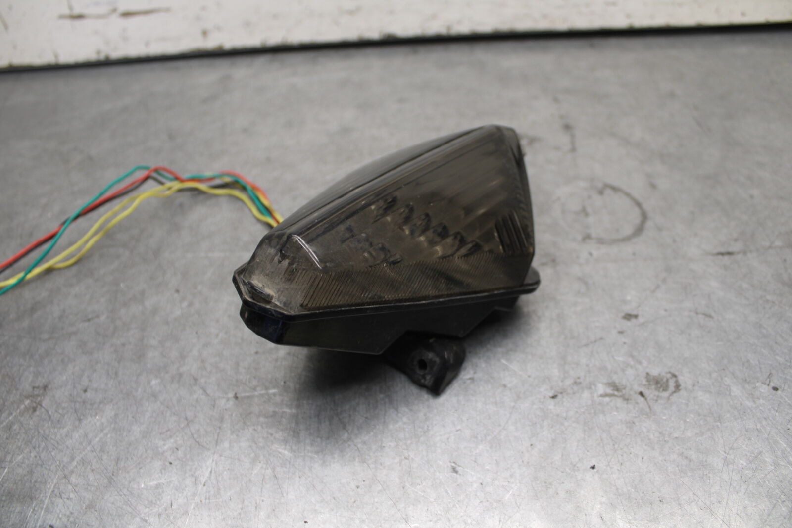 07-08 YAMAHA YZF R1 AFTERMARKET REAR TAIL TAILLIGHT BACK BRAKE LIGHT BB675