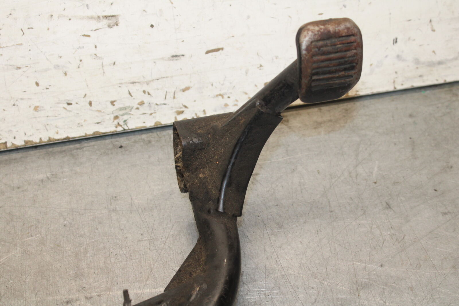 04-05 SUZUKI KATANA 750 GSX750F CENTER MAIN STAND BB110