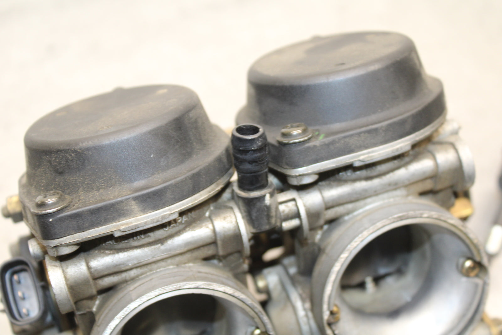 00 SUZUKI INTRUDER 1500 VL1500 CARB CARBURETOR BB761