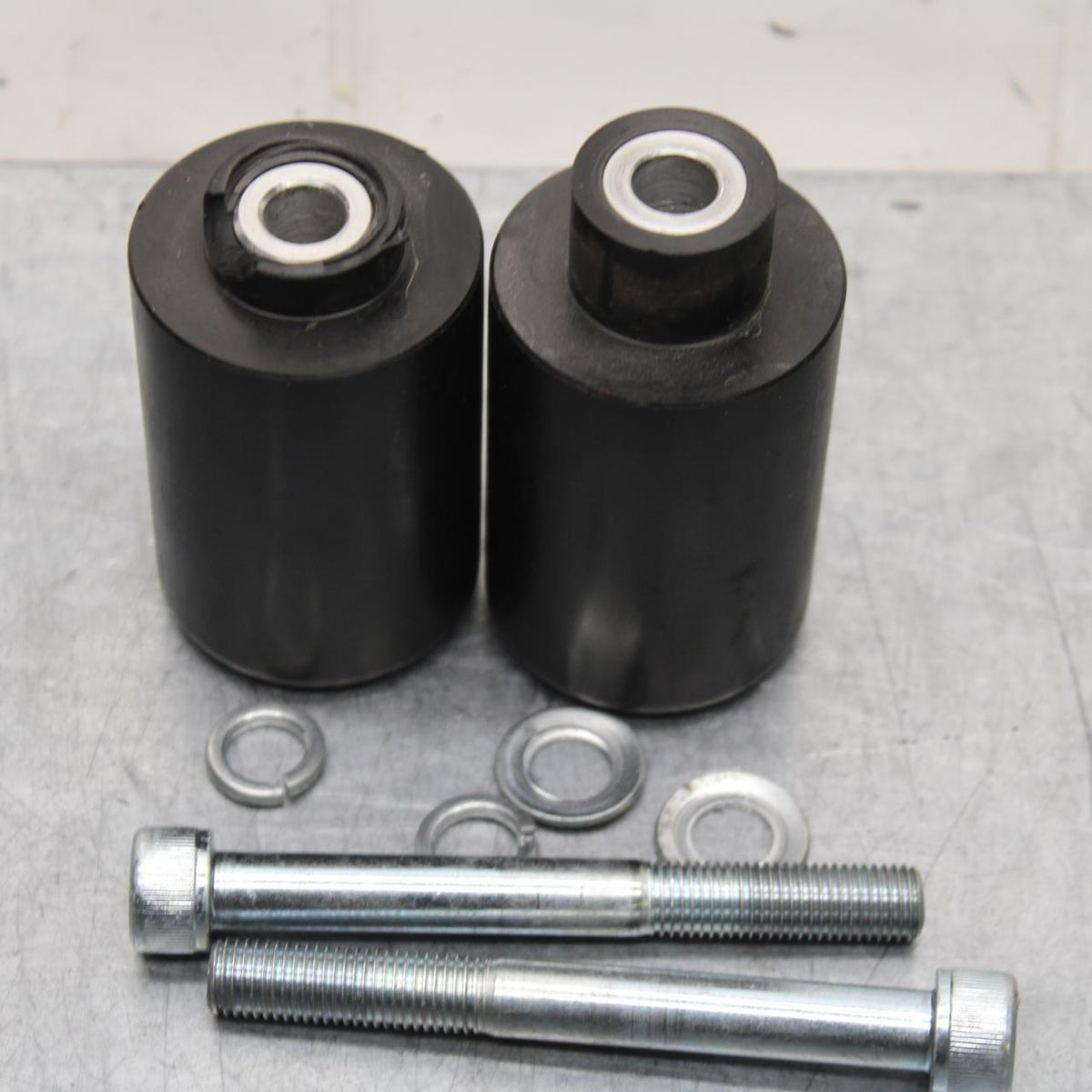 1999 Suzuki GSXR600 SWINGARM SPOOLS SPOOL SET PAIR BB580