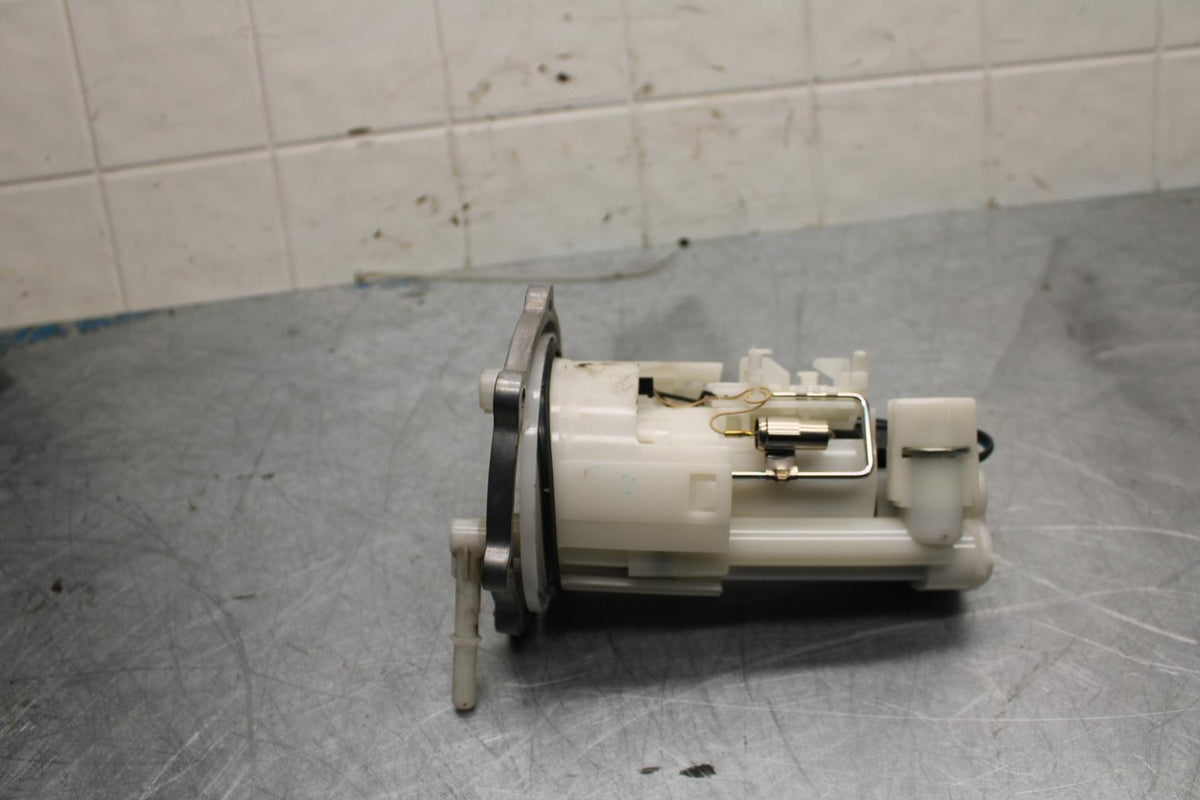 09-14 YAMAHA YZF R1 FUEL PUMP GAS PETROL SENDER UNIT BB448