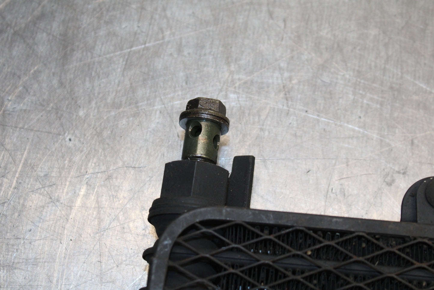 03 SUZUKI SV650S ENGINE MOTOR OIL COOLER  BB130