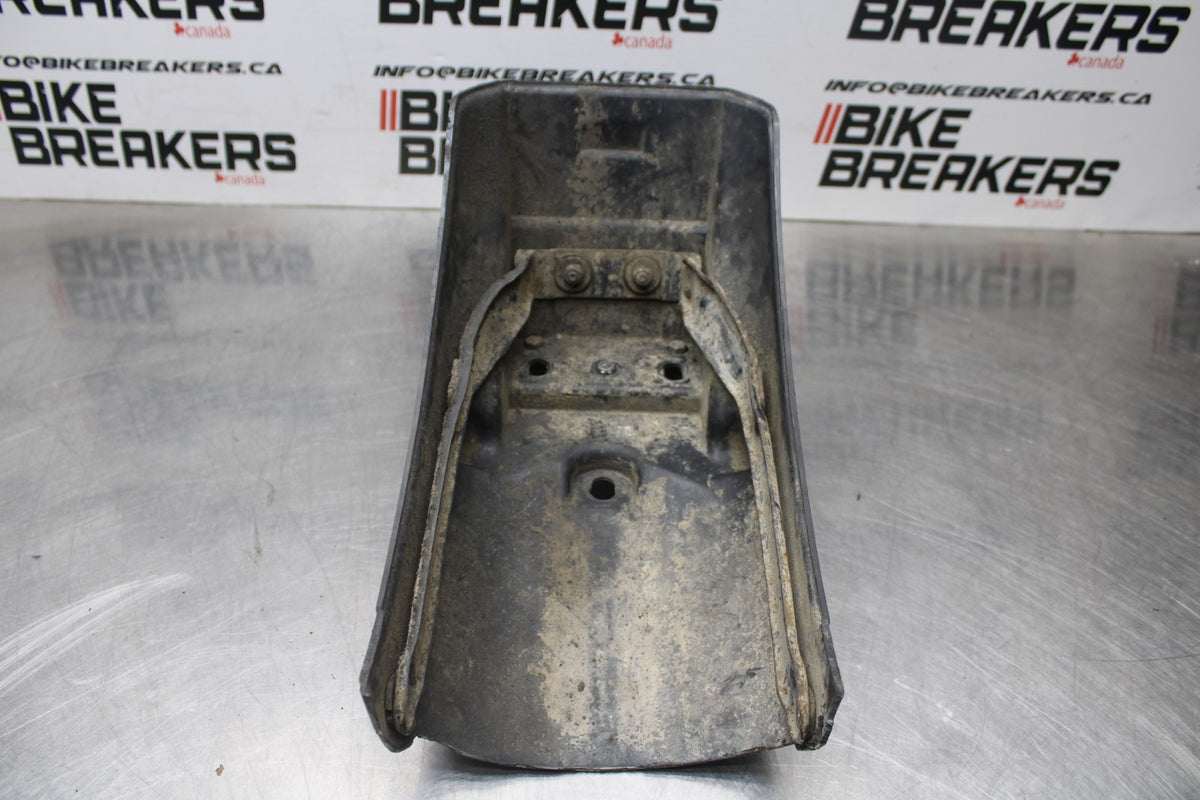 78-79 SUZUKI GS1000 REAR BACK FENDER MUD GUARD BB787