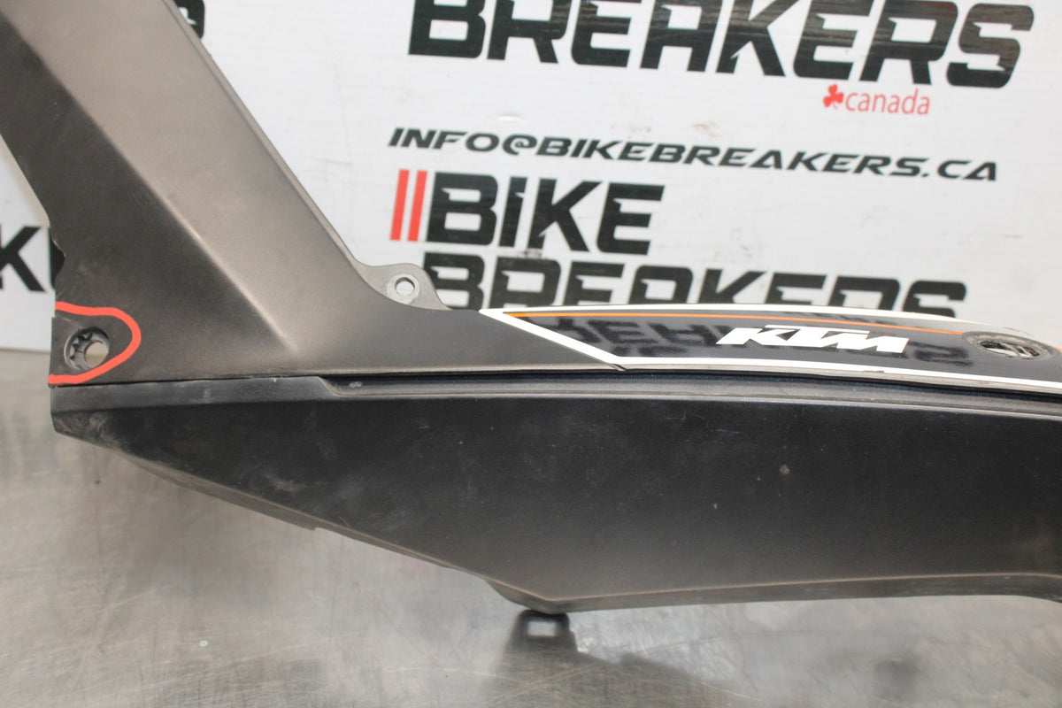 13-16 KTM 390 DUKE LEFT REAR BACK TAIL FAIRING COWL SHROUD BB815