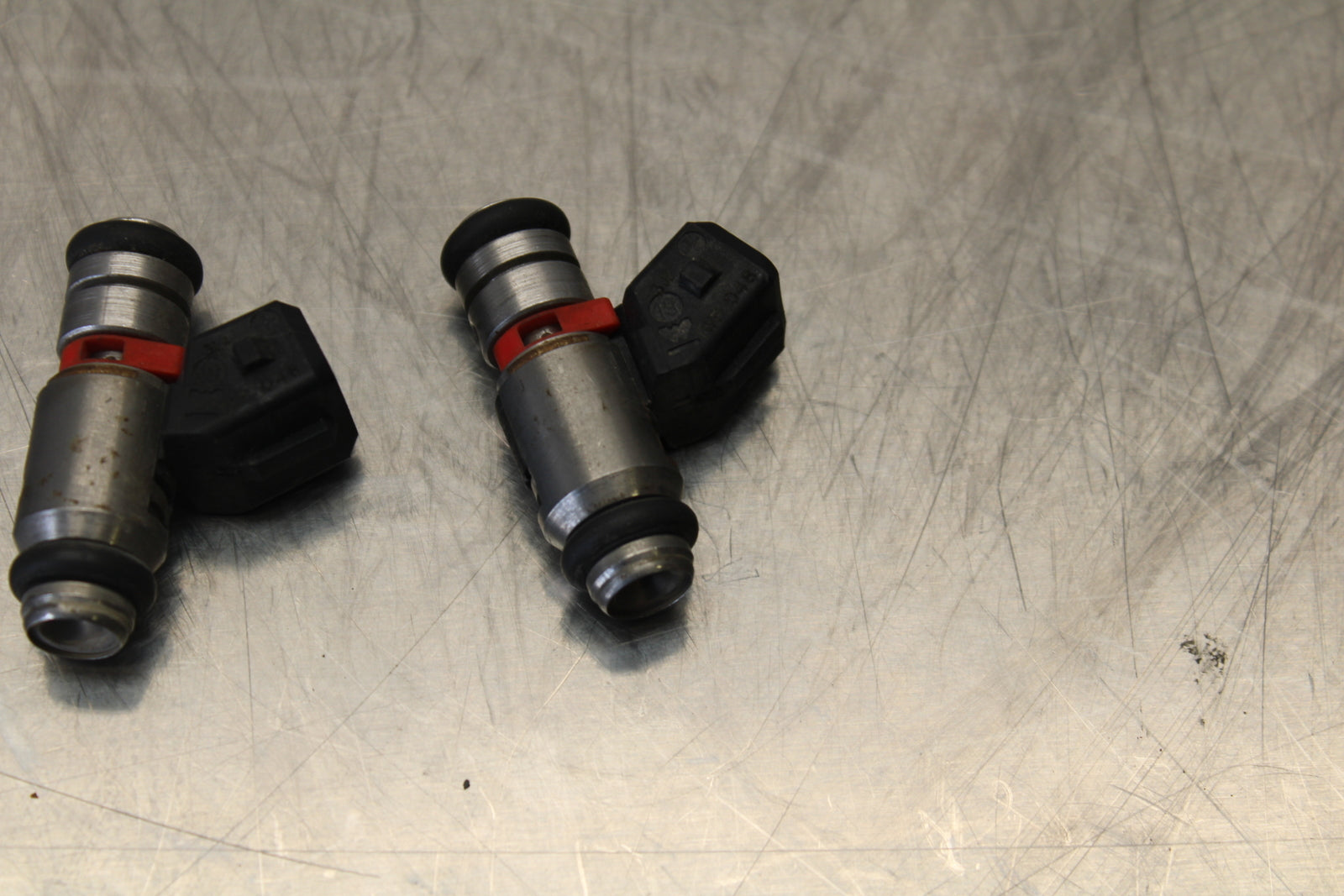 08 MOTO GUZZI BREVA 750 FUEL INJECTOR SET PAIR BB154