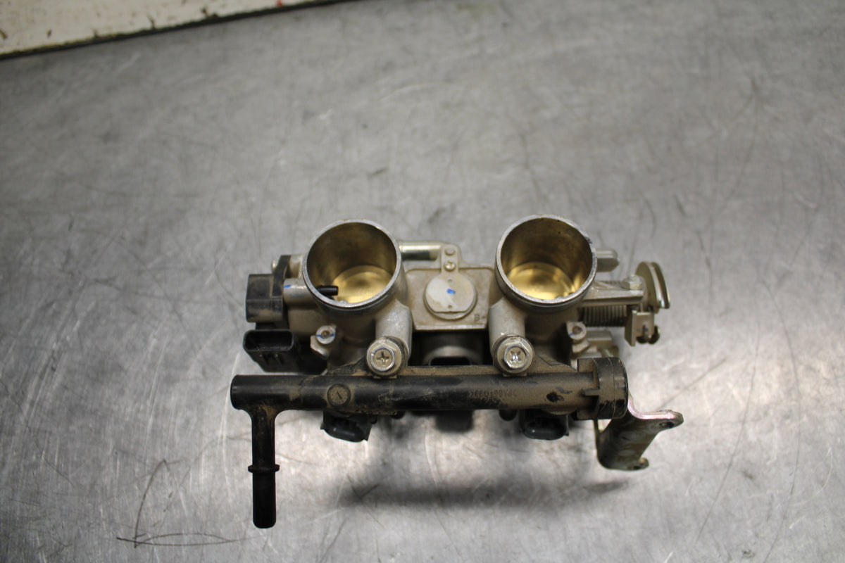 19-24 YAMAHA R3 MAIN FUEL INJECTORS / THROTTLE BODIES BB736