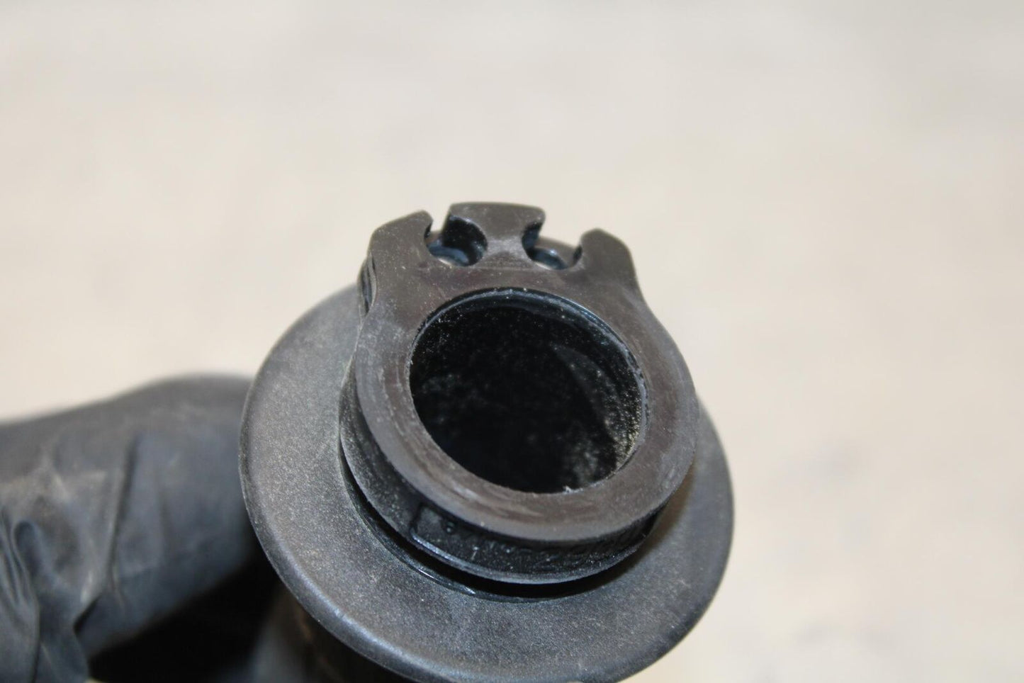2015 Suzuki GSXR750 RIGHT THROTTLE GRIP BB595