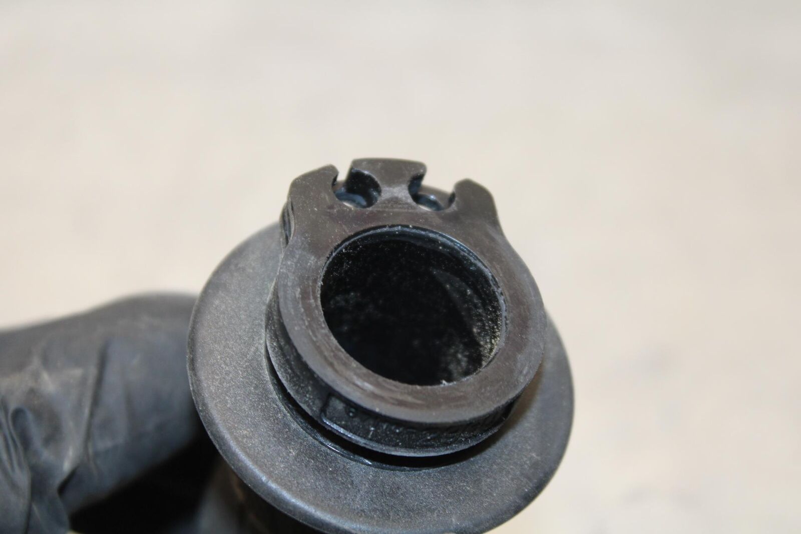 2015 Suzuki GSXR750 RIGHT THROTTLE GRIP BB595