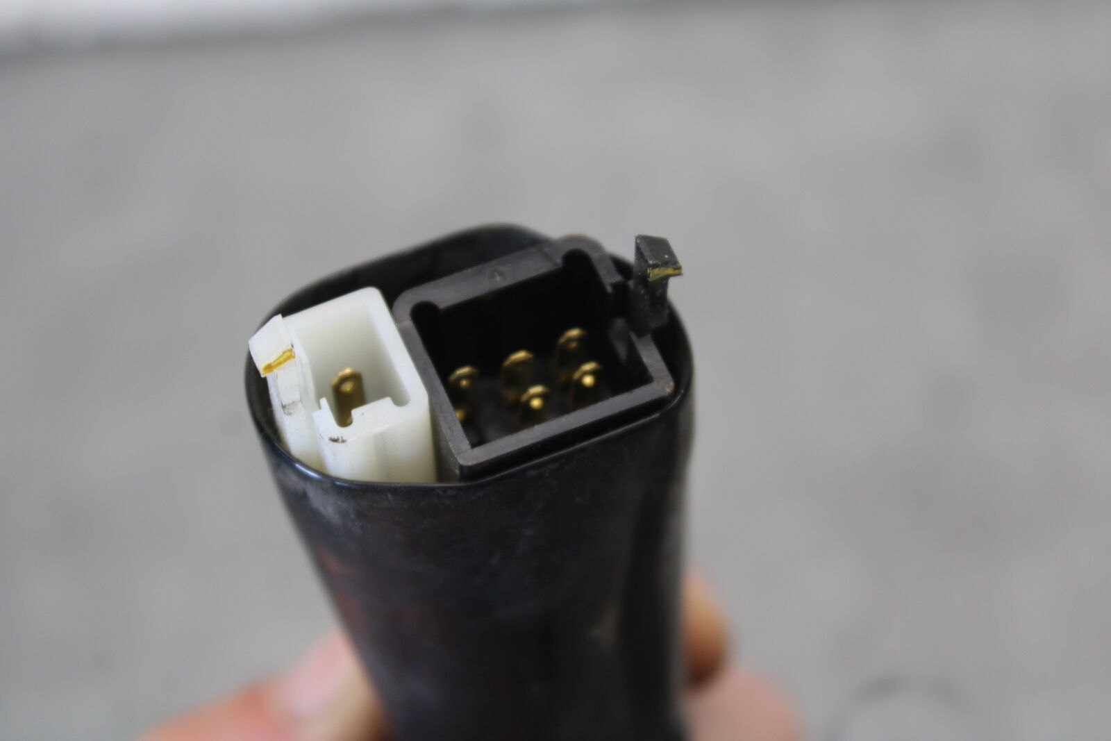 18-23 KAWASAKI NINJA 400 LEFT CLIP ON HANDLE HORN SIGNALS SWITCH SWITCHES  BB679