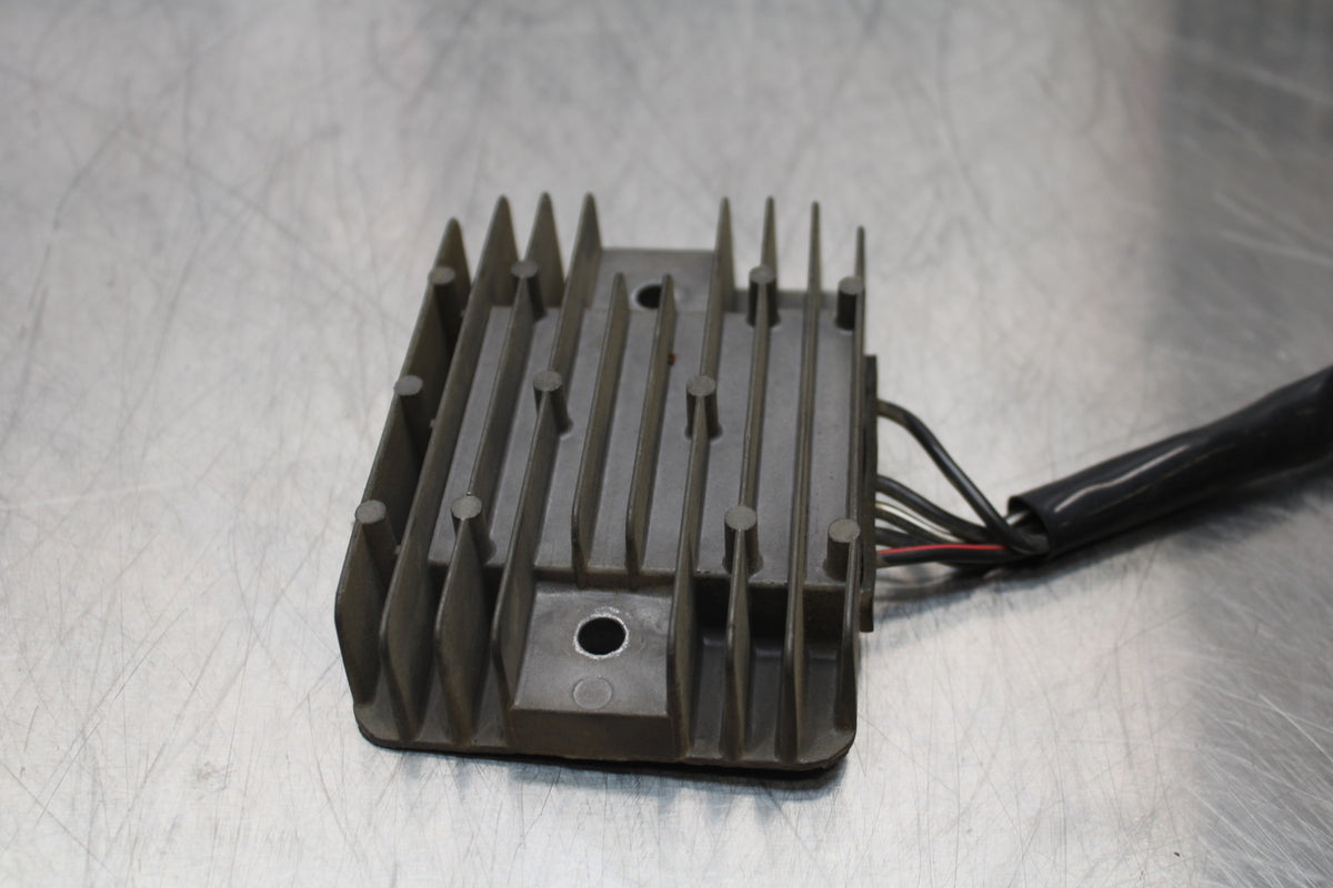 01-03 SUZUKI GSXR600 RECTIFIER VOLTAGE REGULATOR  BB145