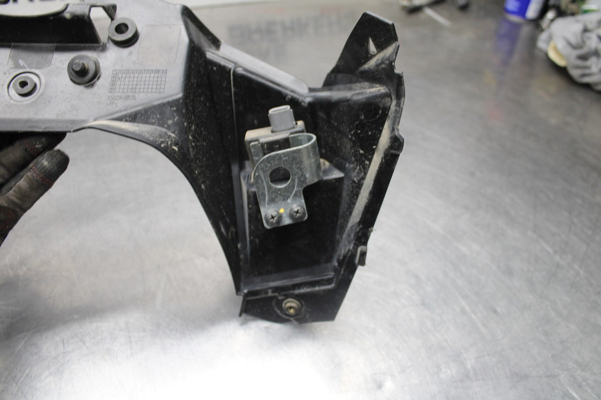 24-25 KAWASAKI NINJA 500 EX500J ABS FRONT CENTER FAIRING & USB-C CHARGER BB934