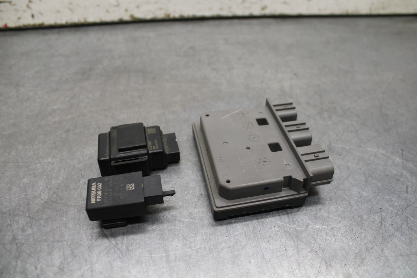 24 KAWASAKI NINJA 500 ABS RELAY ASSEMBLY FUSE BOX SET BB730