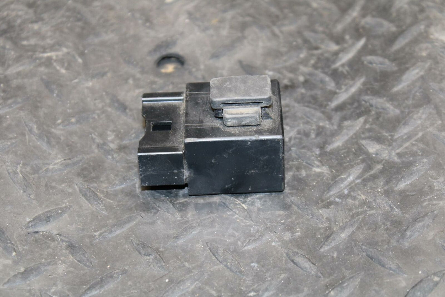 04-05 YAMAHA YZF R1 RELAY 5VK-81950  BB225