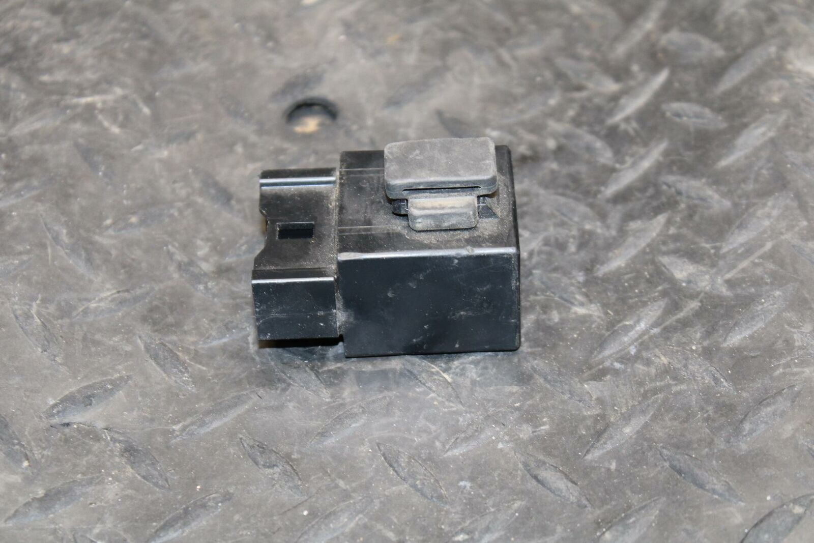 04-05 YAMAHA YZF R1 RELAY 5VK-81950  BB225