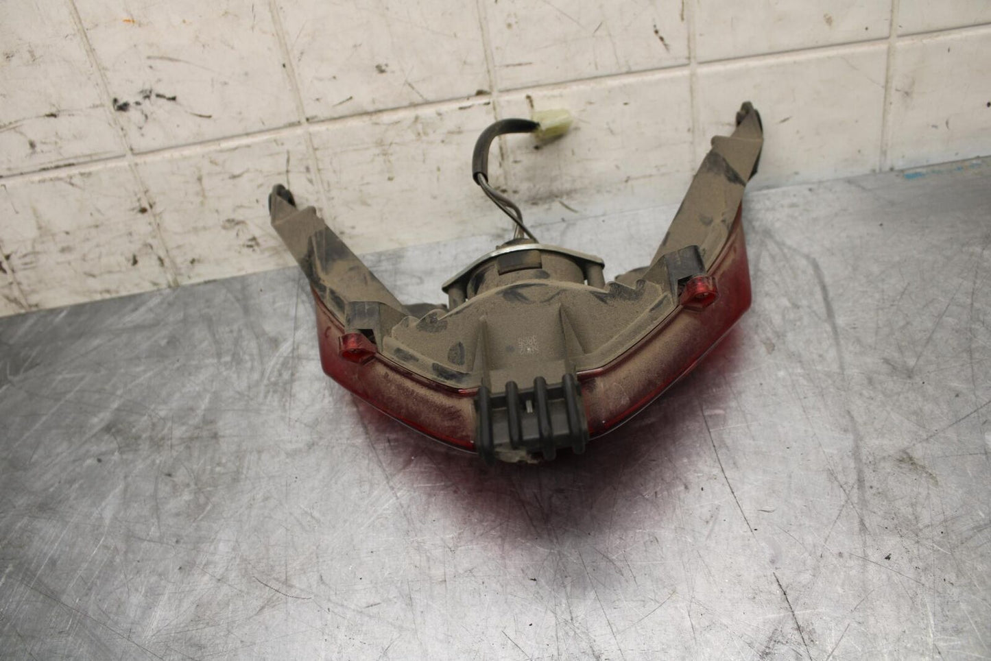 2016 Suzuki Bandit  GSF1250SA ABS REAR TAIL TAILLIGHT BACK BRAKE LIGHT BB509