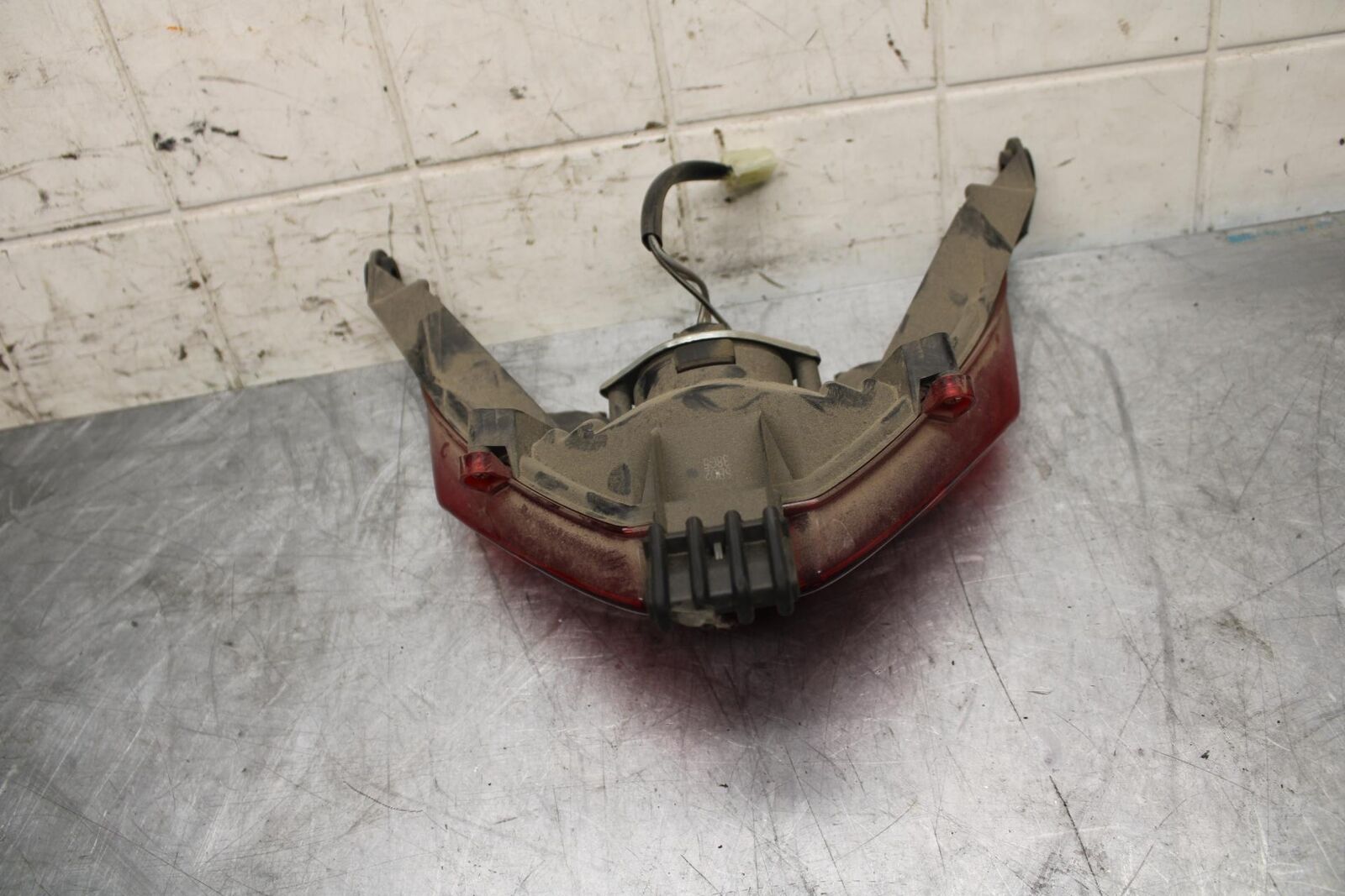2016 Suzuki Bandit  GSF1250SA ABS REAR TAIL TAILLIGHT BACK BRAKE LIGHT BB509