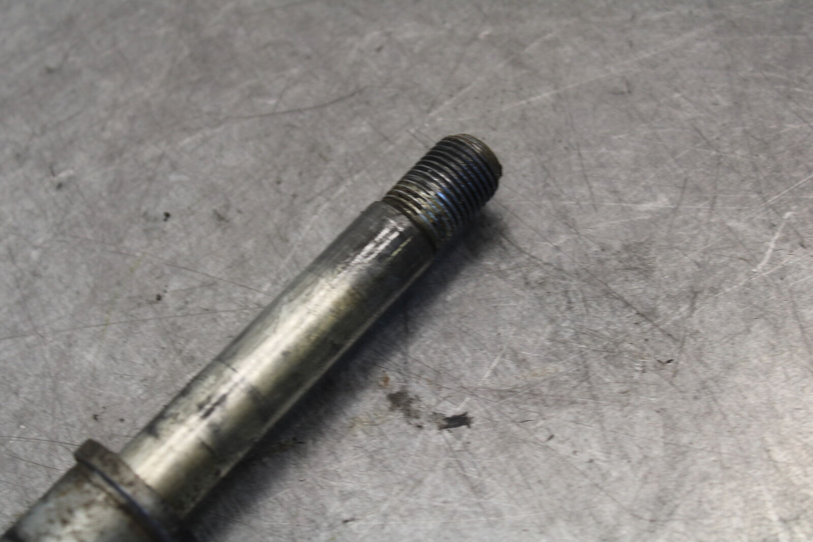 09-15 YAMAHA FZ6R FRONT WHEEL RIM AXLE PIVOT BOLT 20S-25181-00-00 BB686