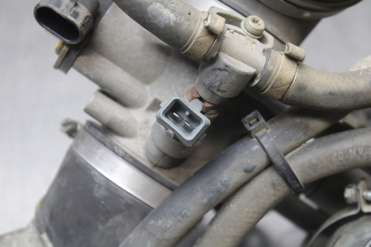 02 DUCATI MONSTER 620 MAIN FUEL INJECTORS / THROTTLE BODIES