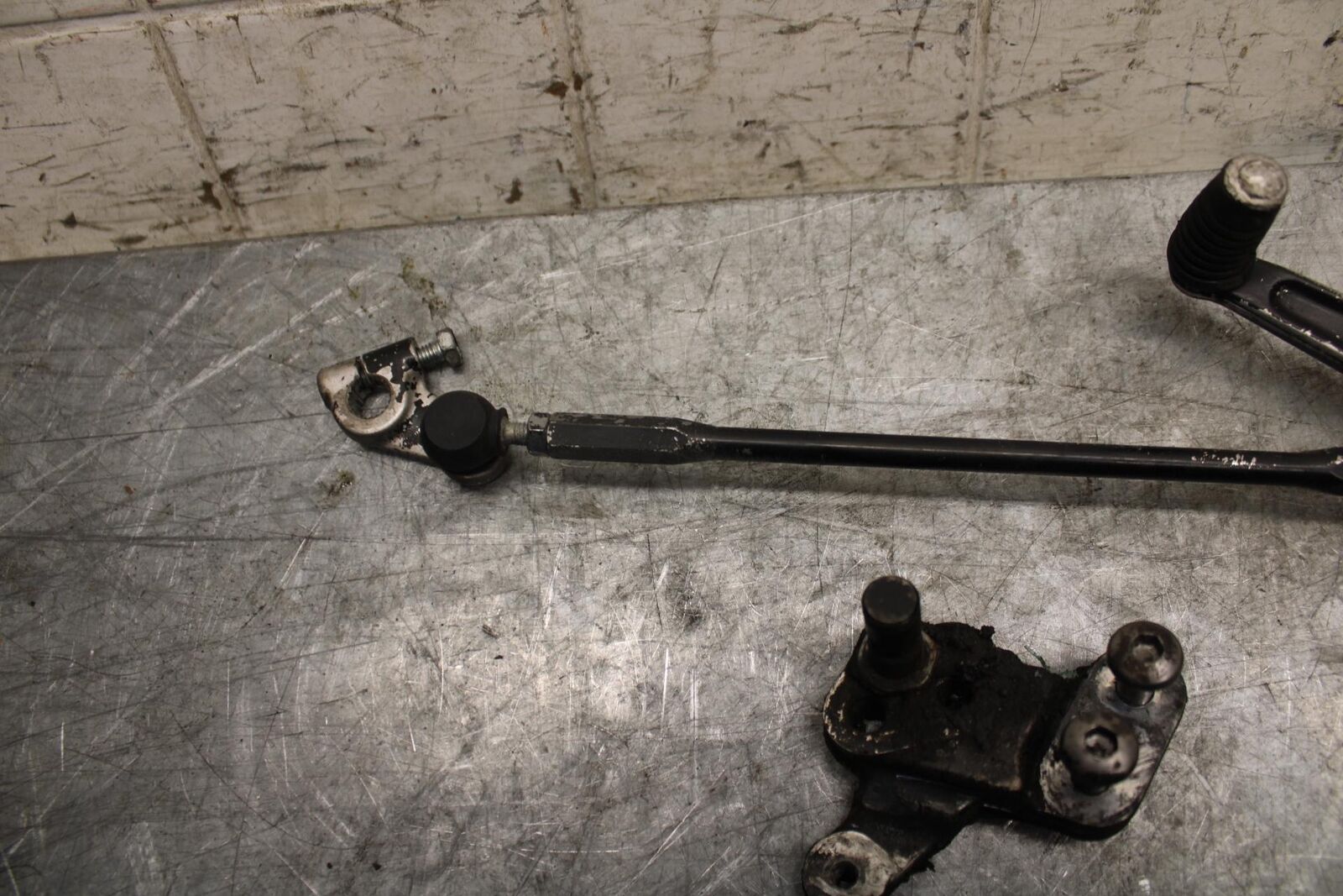 2007 Suzuki GSXR600 SHIFTER LINKAGE  PEDAL 25525-01H00 25600-01H00 BB540