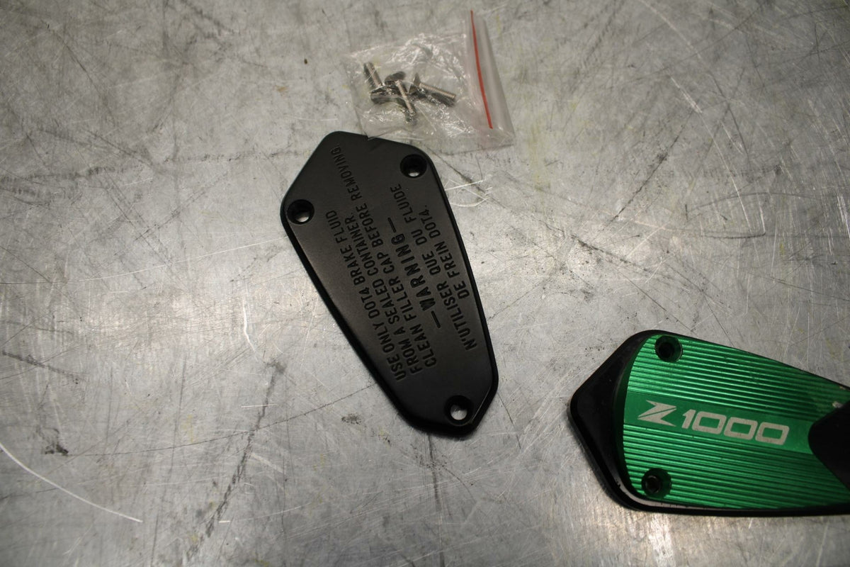 10-13 KAWASAKI Z1000 MASTER CYLINDER BRAKE FLUID RESERVOIR CAP 2 OF THEM  BB421