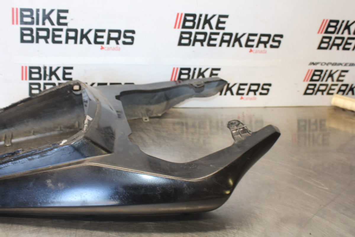 03-04 YAMAHA YZF R6 REAR BACK TAIL FAIRING COWL SHROUD BB890